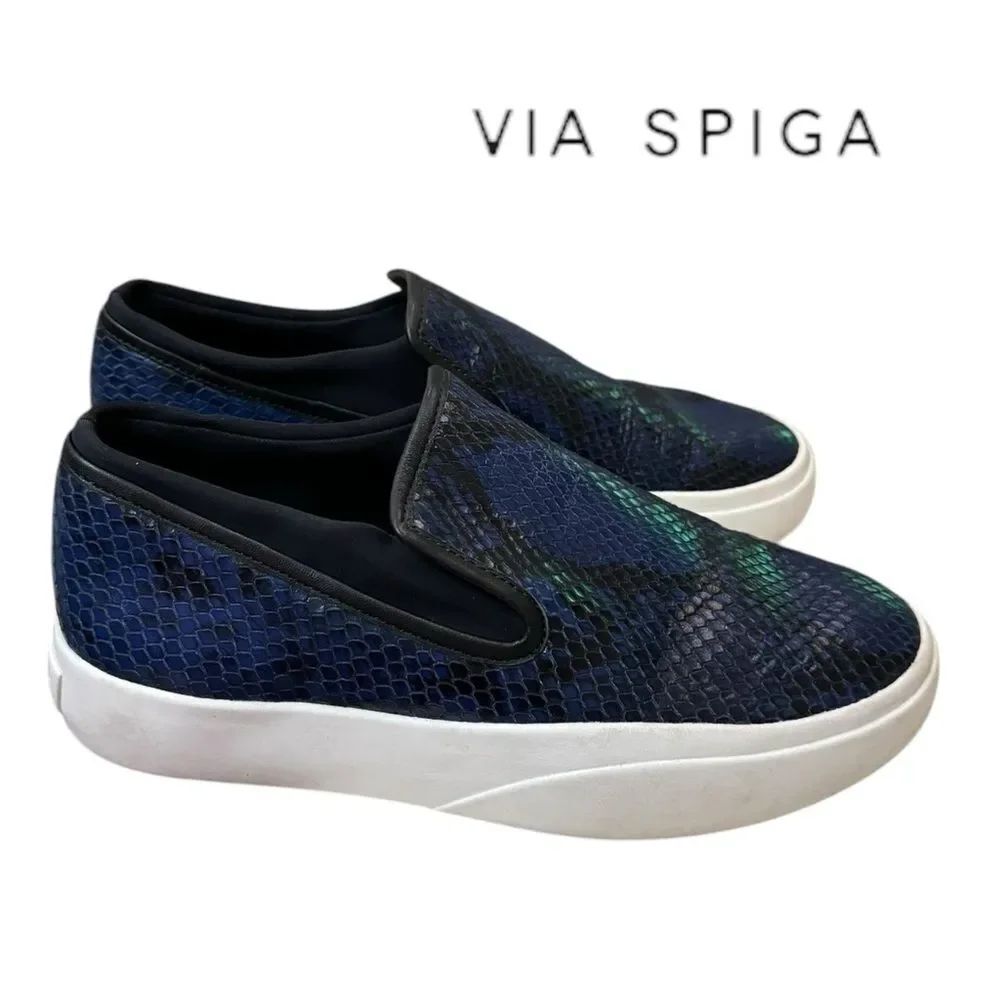 Via Spiga Women's Yvonne Blue Black Snake Slip-On Sneakers 6